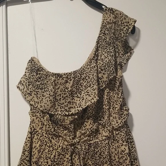 Francesca's Leopard Print Romper - Picture 2 of 9
